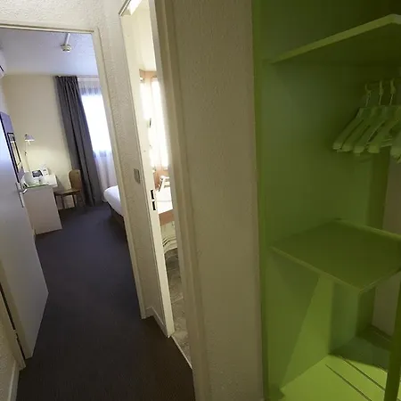 Campanile Centre - Berges Du Rhone Hotel 3*