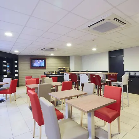 Campanile Centre - Berges Du Rhone 3*