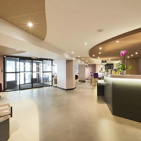 Campanile Centre - Berges Du Rhone 3*