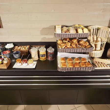 Campanile Centre - Berges Du Rhone 3*