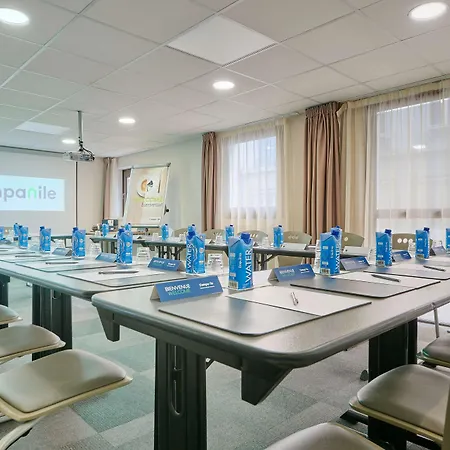 Hotel Campanile Centre - Berges Du Rhone Lyon