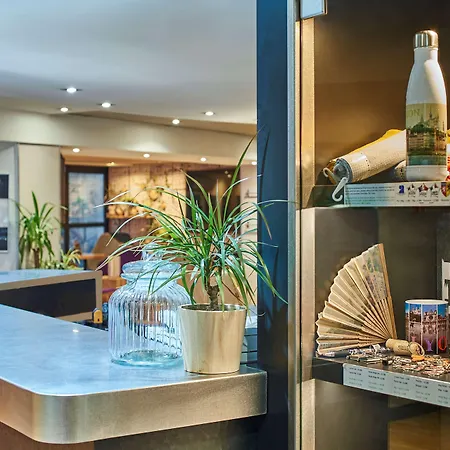 Hotel Campanile Centre - Berges Du Rhone