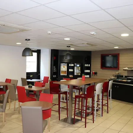 Hotel Campanile Centre - Berges Du Rhone 3*