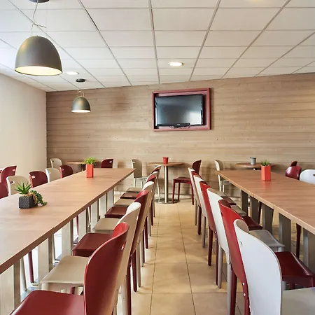 Campanile Centre - Berges Du Rhone 3*