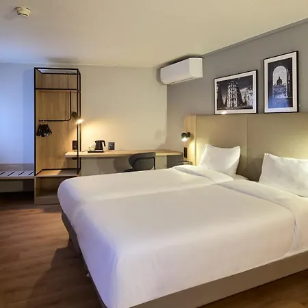 Hotel Campanile Centre - Berges Du Rhone