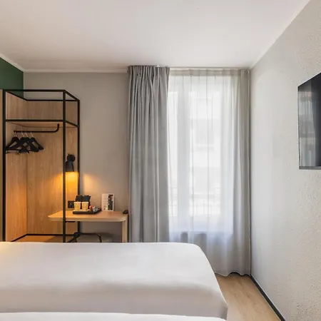 Campanile Centre - Berges Du Rhone Hotel