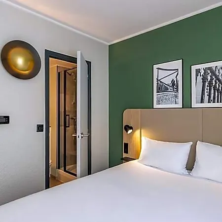 Hotel Campanile Centre - Berges Du Rhone
