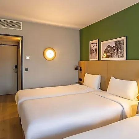 Campanile Centre - Berges Du Rhone 3*