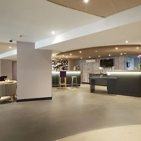 Campanile Prime - Lyon Centre - Berges Du Rhone Hotel 3*