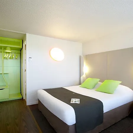 Hotel Campanile Centre - Berges Du Rhone 3*