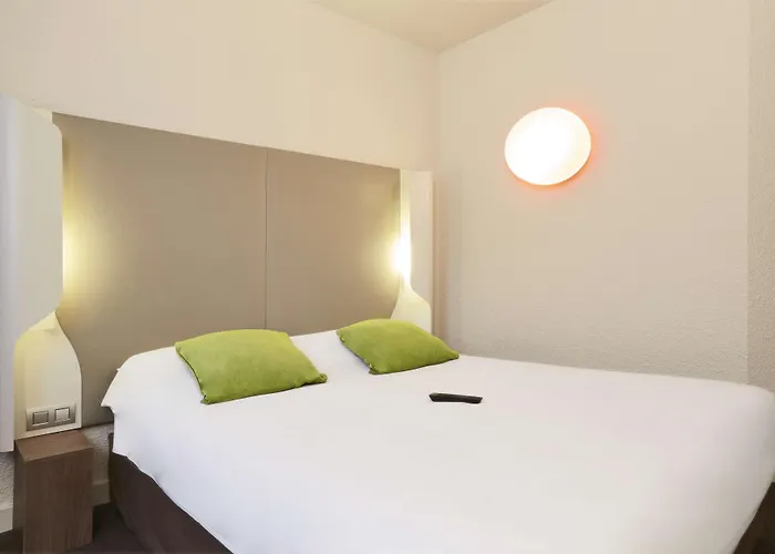 Hotel Campanile Centre - Berges Du Rhone