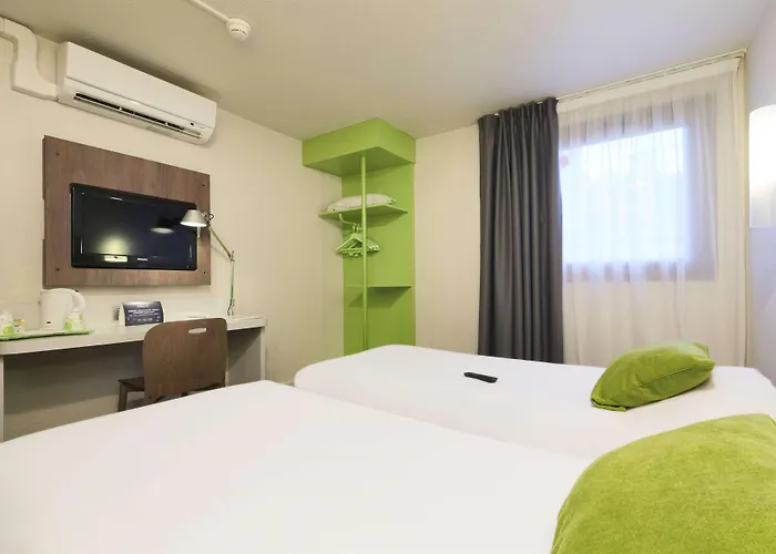 Campanile Centre - Berges Du Rhone 3*