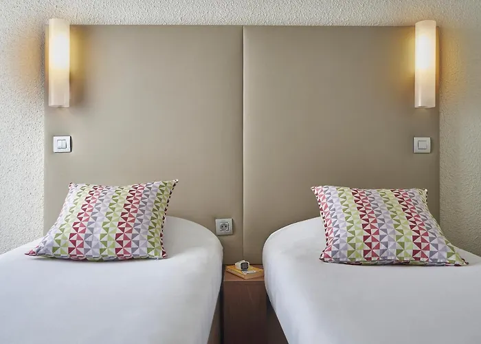 Campanile Centre - Berges Du Rhone 3*