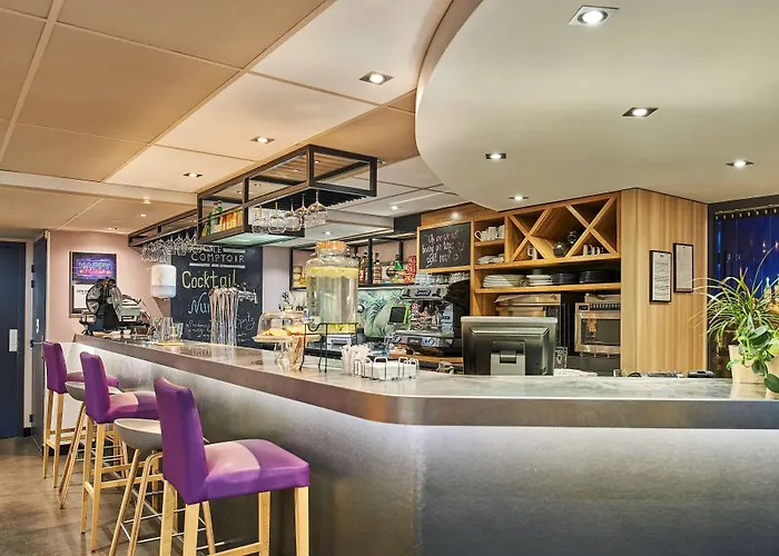 Campanile Centre - Berges Du Rhone 3*