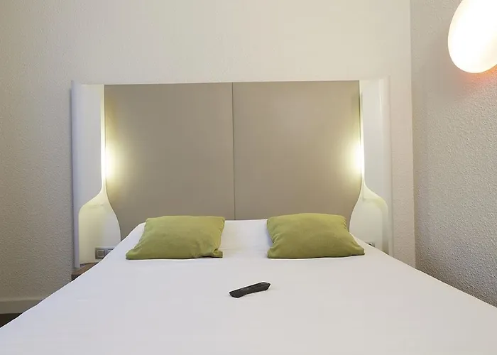 Campanile Centre - Berges Du Rhone 3*