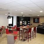 Hotel Campanile Centre - Berges Du Rhone 3*