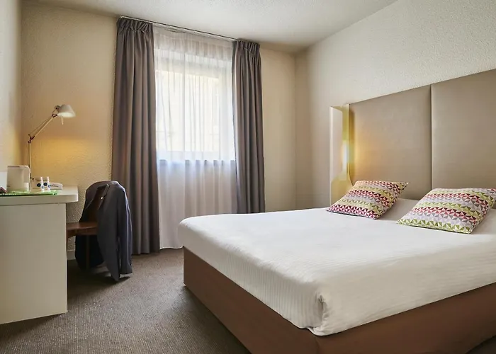 Campanile Centre - Berges Du Rhone Hotel