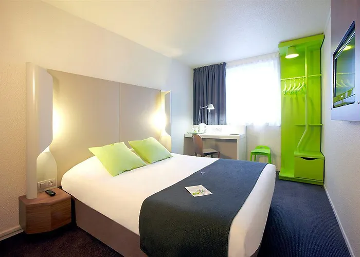 Campanile Centre - Berges Du Rhone Hotel 3*